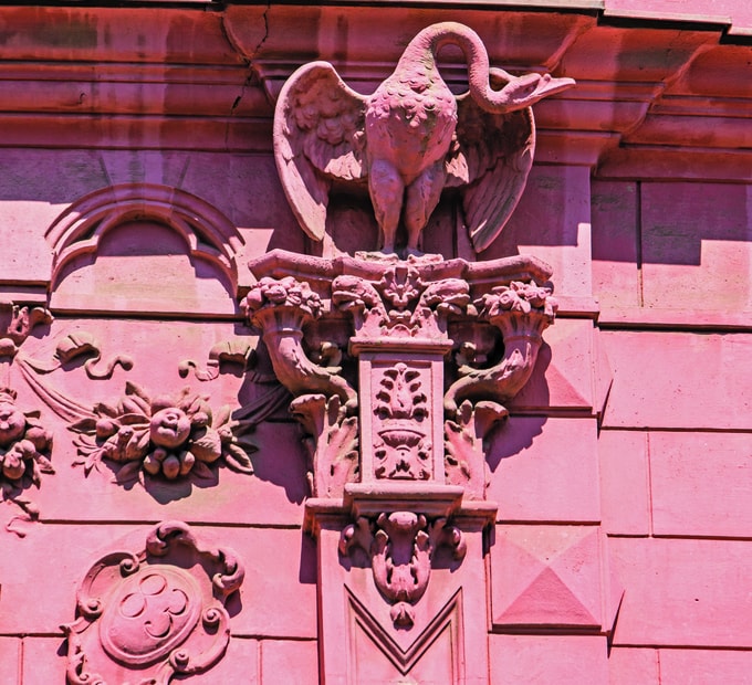Milkó Palace – The Strawberry House