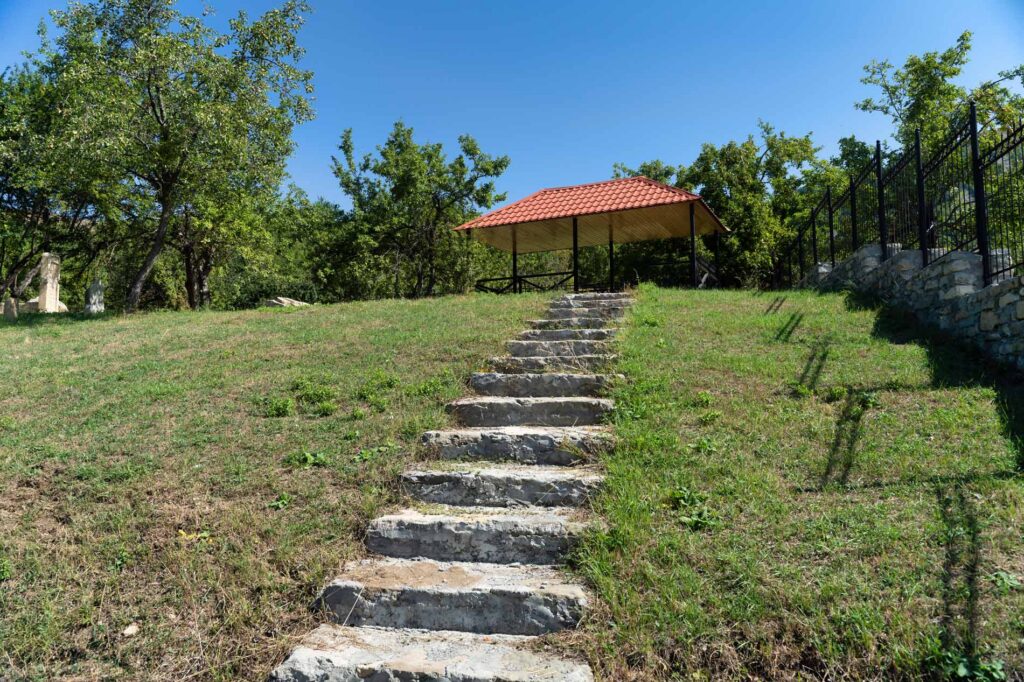 Muju cemetery