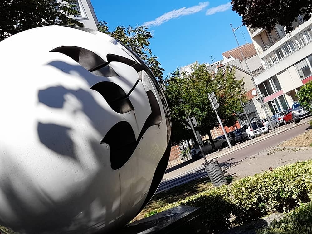 Raymond Moretti’s sculpture for Rashi
