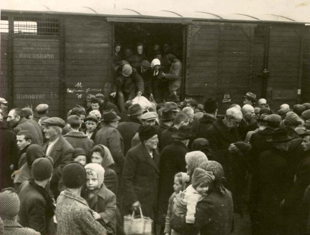 Jewish Diaspora Virtual Tours: The Anne Frank House, Auschwitz, and Jewish Europe