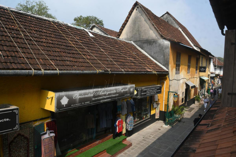 Kashi Hallegua House