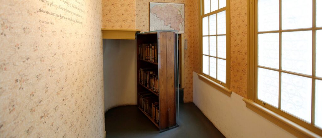 Jewish Diaspora Virtual Tours: The Anne Frank House, Auschwitz, and Jewish Europe